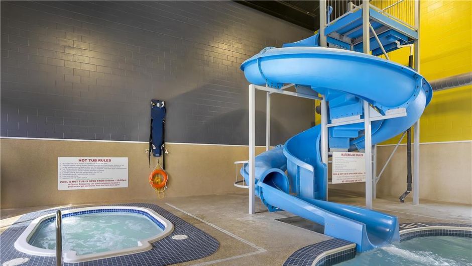 Best Western Plus East Side Pool