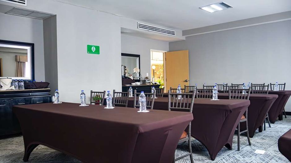 Best Western Plus Monterrey Airport Meeting