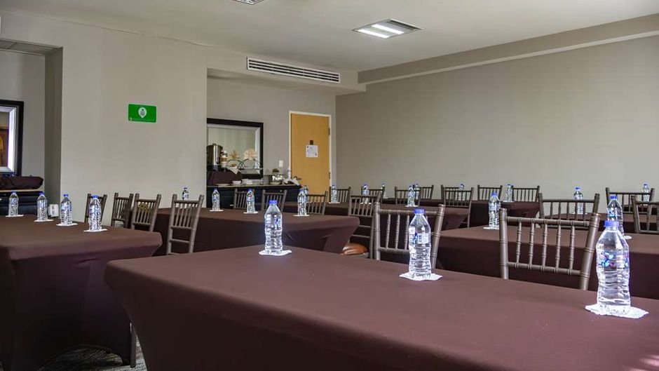 Best Western Plus Monterrey Airport Meeting
