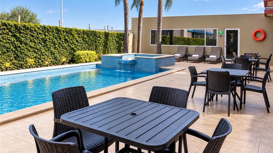 Best Western Plus Monterrey Airport Pool