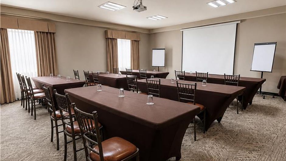 Best Western Plus Monterrey Airport Meeting