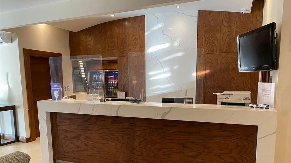 Best Western Cumbres Aeropuerto Lobby