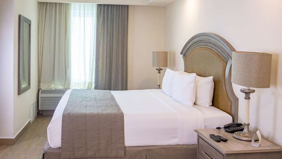 Best Western Plus Monterrey Colon Suite
