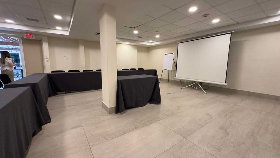 Best Western Plus Monterrey Colon Meeting