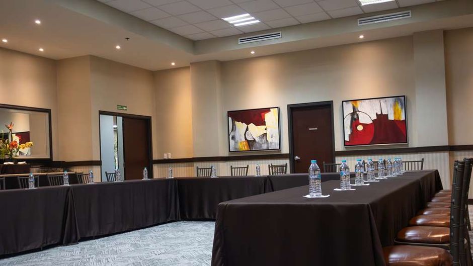 Best Western Premier Monterrey Airport Meeting