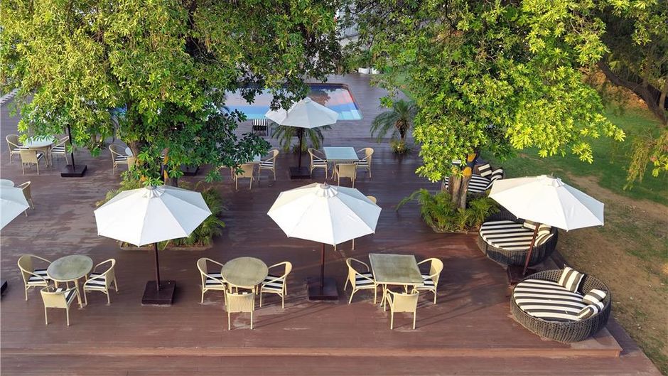 Resort Country Club Pool