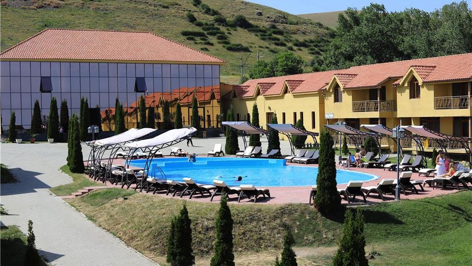 Best Western Bohemian Resort Exterior