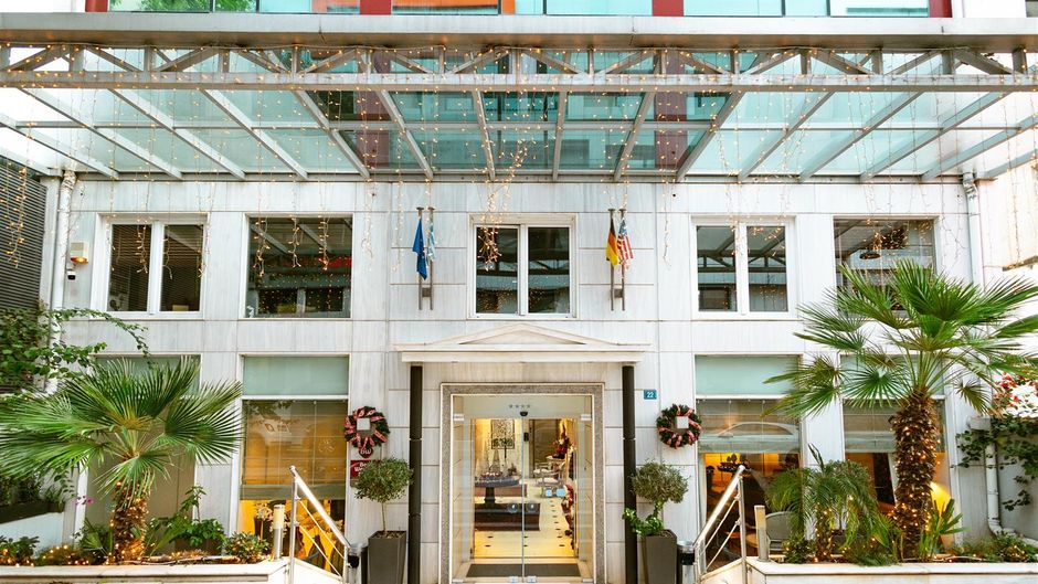 Best Western Plus Embassy Hotel Exterior