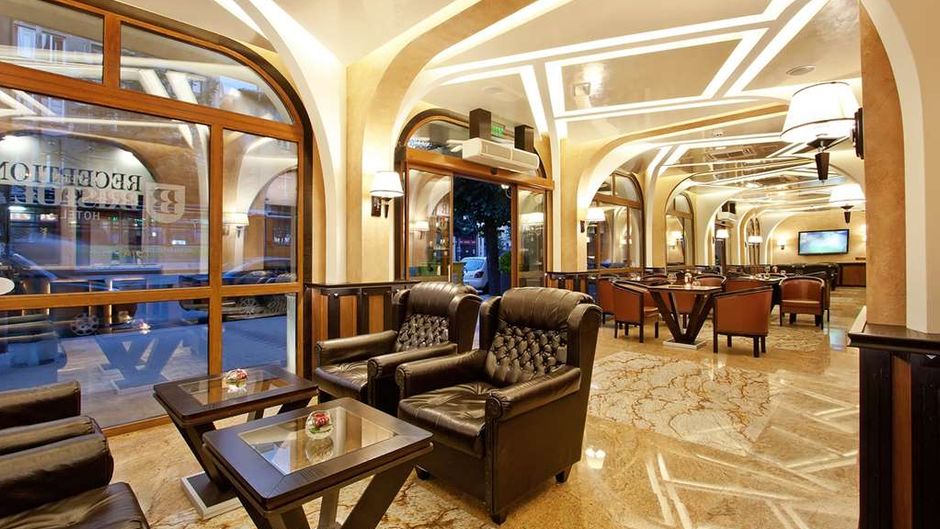 Best Western Plus Bristol Hotel Lobby