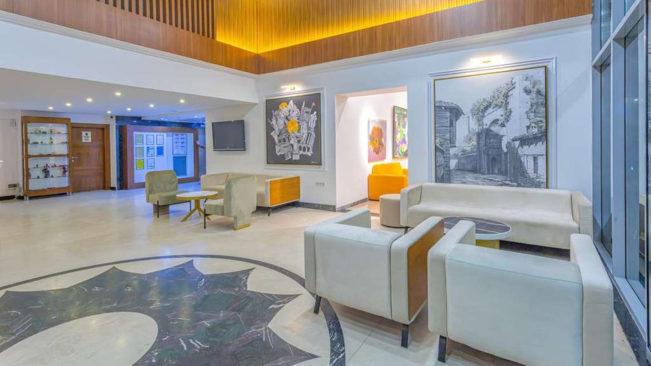 Best Western Plus Khan Hotel Lobby