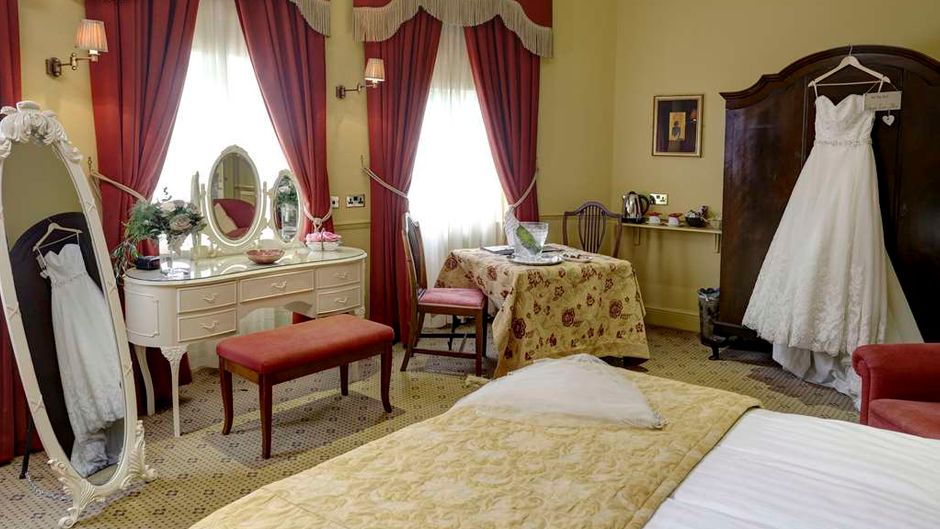 York Pavillion Hotel Suite