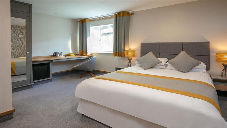 Best Western Compass Inn Room