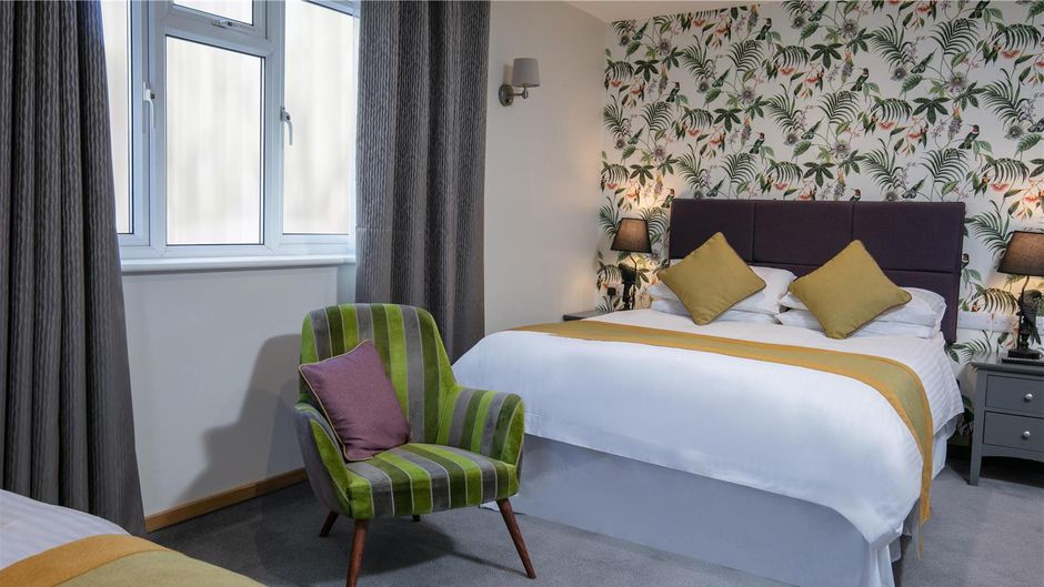 Best Western Compass Inn Room