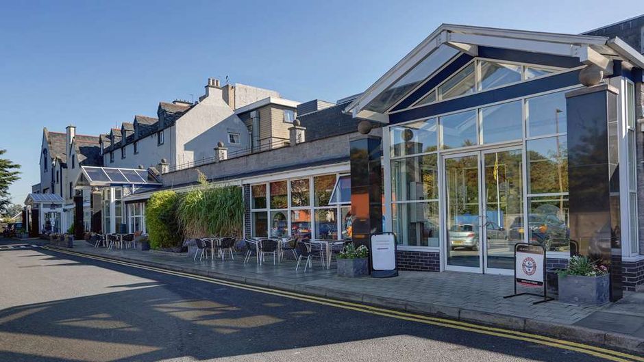Best Western Kings Manor Hotel Exterior