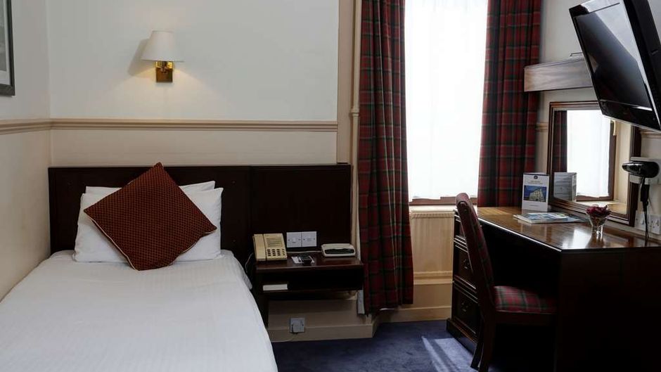 Best Western Queens Hotel Room