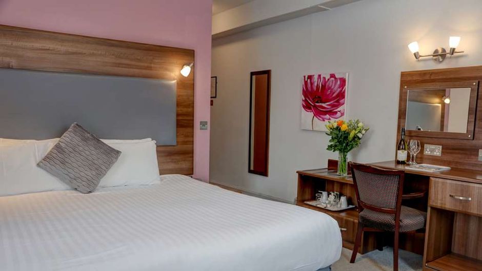 Best Western Queens Hotel Room