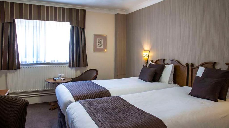 Best Western Manor Hotel Room