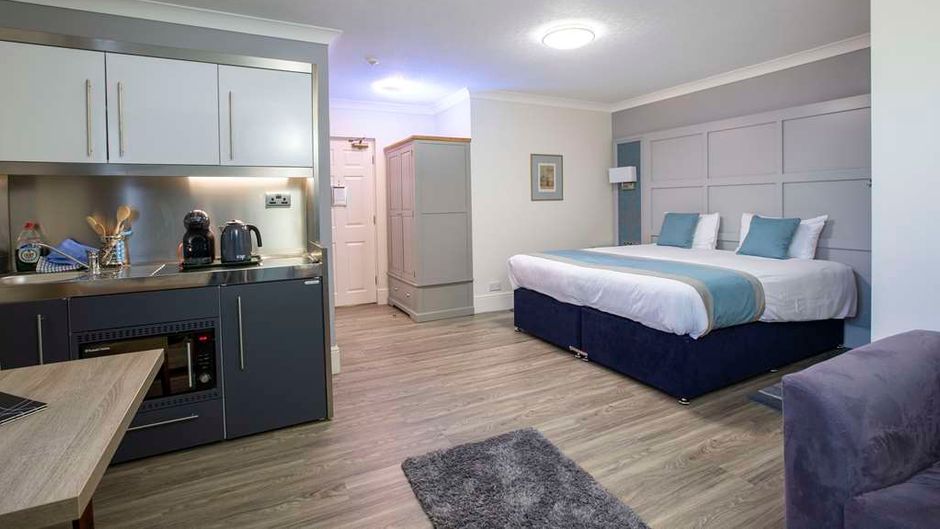 Best Western Manor Hotel Room
