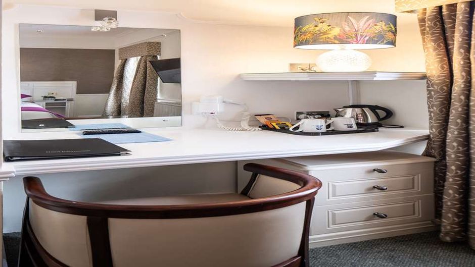 Best Western Royal Hotel Room