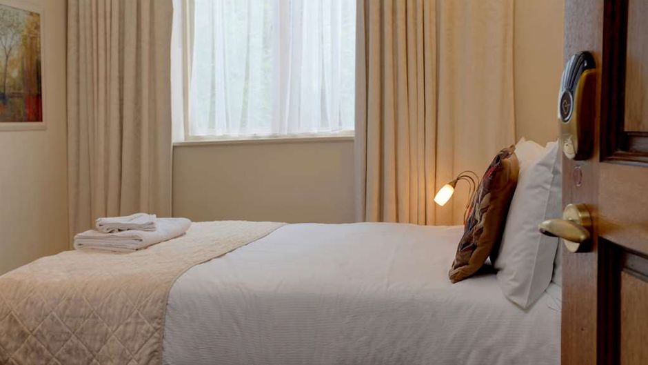 Weston Hall Hotel, Sure Hotel Coll Room
