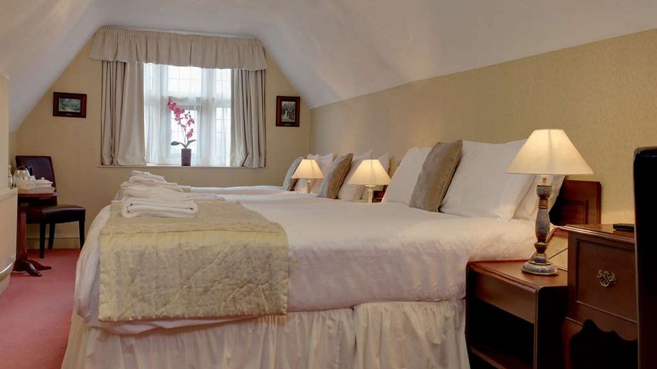 Weston Hall Hotel, Sure Hotel Coll Room