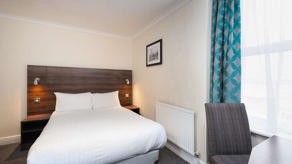 Best Western Carlton Hotel Room
