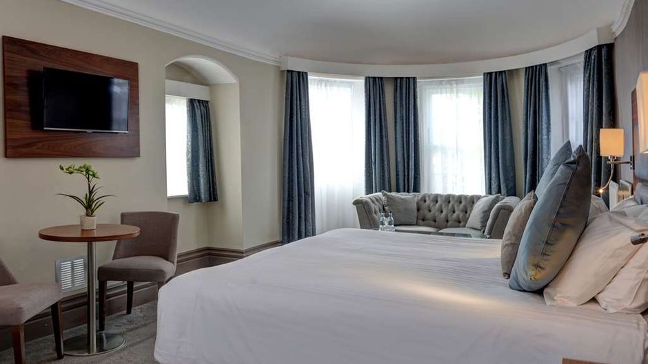 Best Western Chilworth Manor Hotel Suite