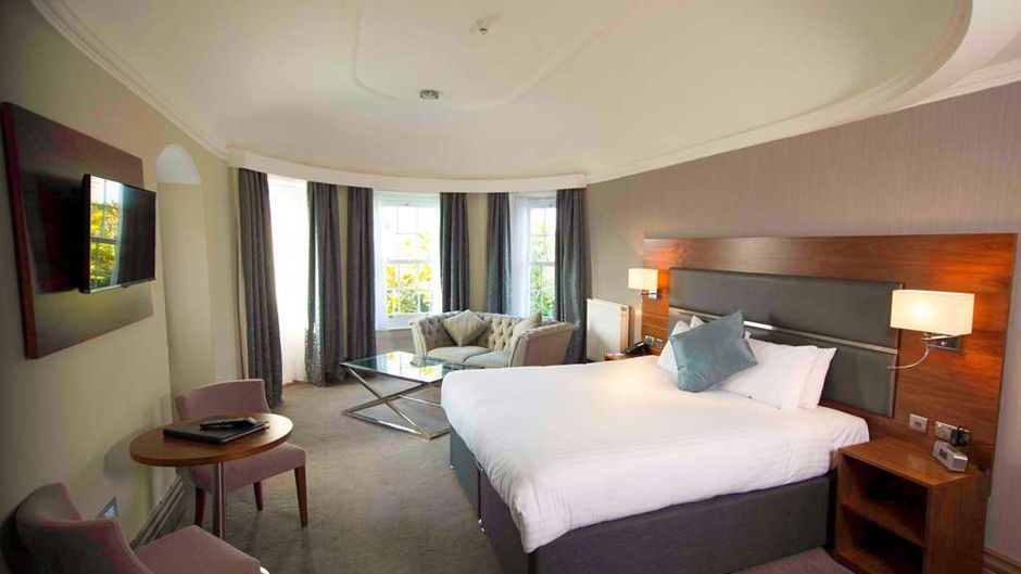 Best Western Chilworth Manor Hotel Suite