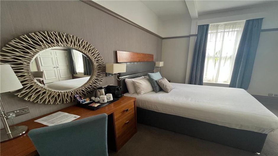 Best Western Chilworth Manor Hotel Room