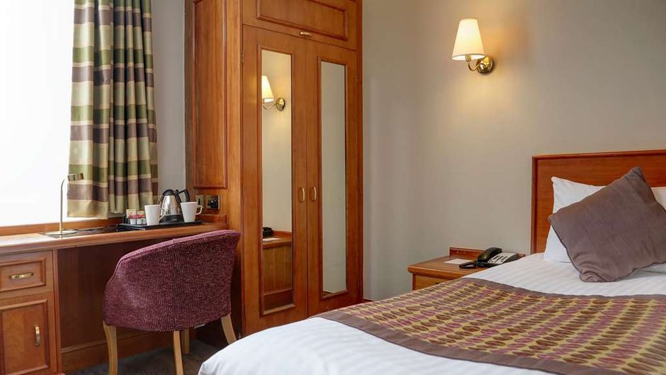 Best Western Plus Pinewood Manchester Room