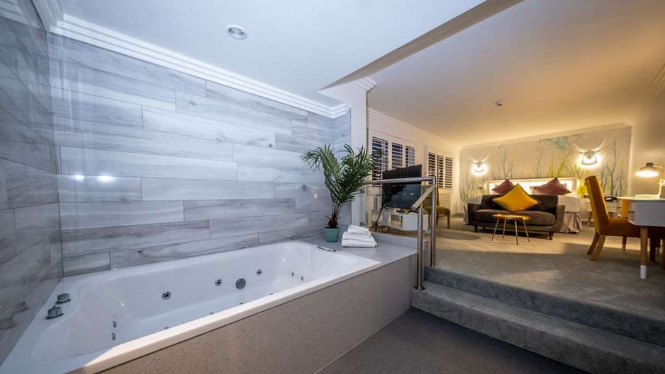 Best Western Plus White Horse Hotel Suite