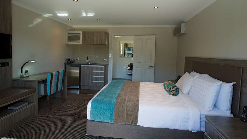 Best Western Ellerslie International Suite