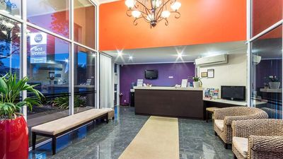 Best Western Newmarket Inn & Suites