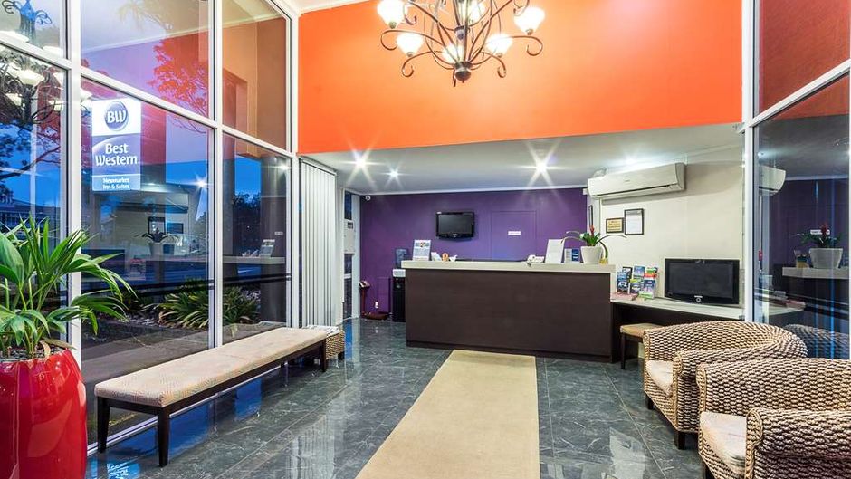 Best Western Newmarket Inn & Suites Lobby