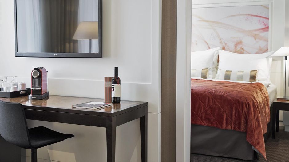 The Harmonie Vienna BW Premier Coll. Suite