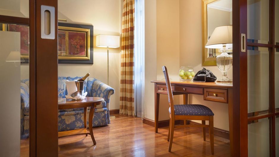 Best Western Premier Hotel Astoria Suite