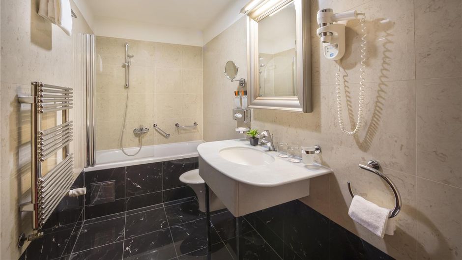 Best Western Premier Hotel Astoria Room