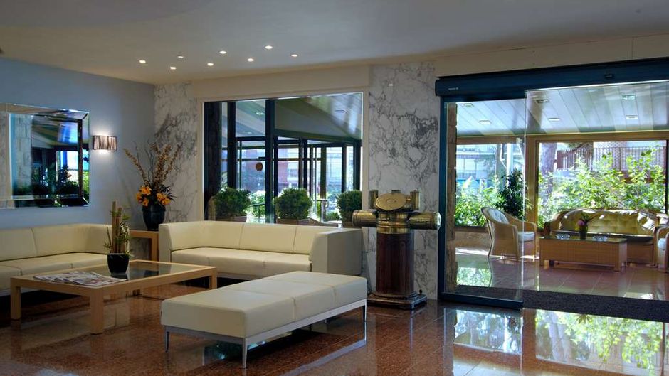 Best Western Hotel Mediterraneo Lobby