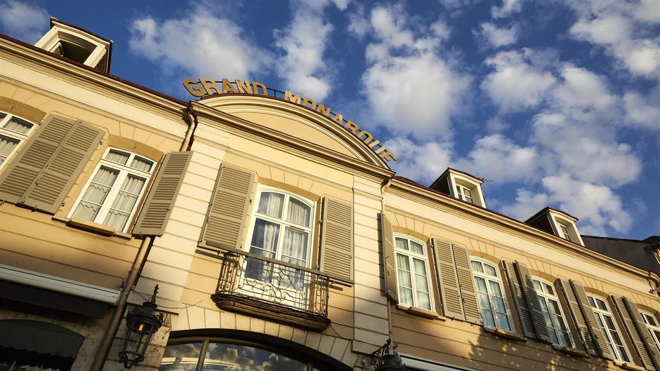 Best Western Premier Grand Monarque Exterior