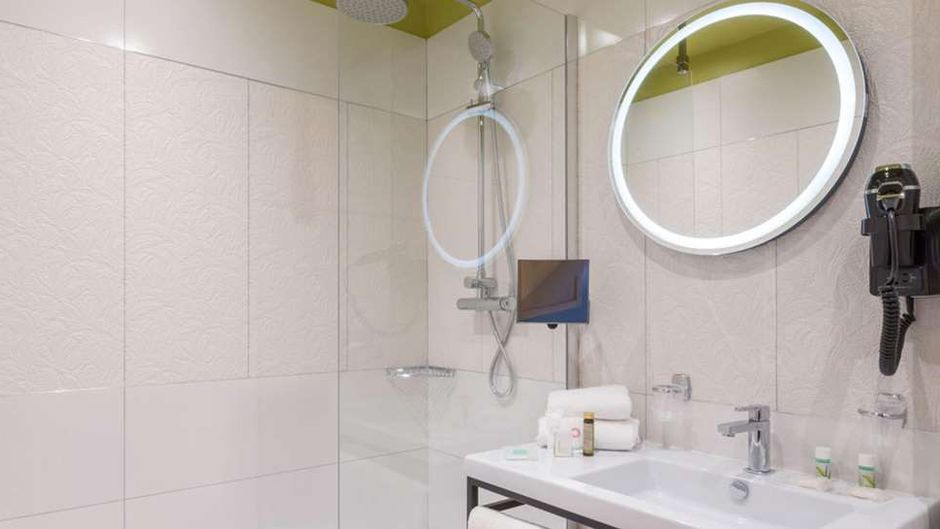 Best Western Plus De Dieppe Room