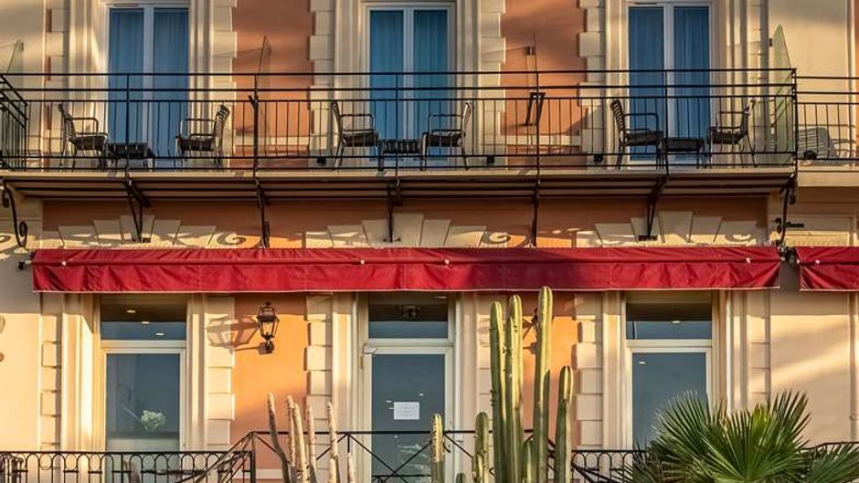 Best Western Plus Prince De Galles Exterior