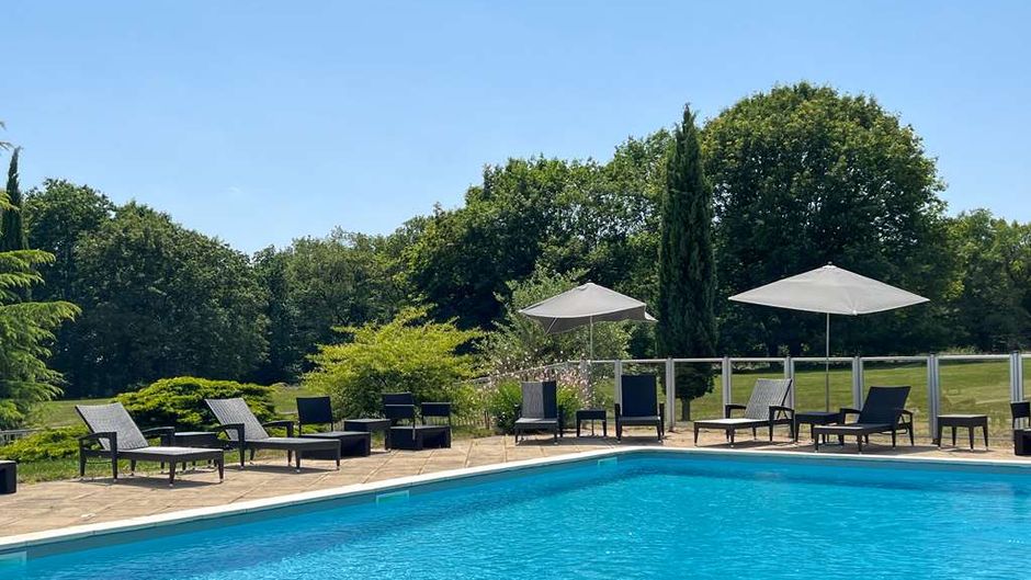 Best Western le Bois de la Marche Pool