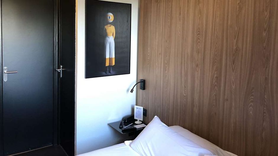 Best Western Bridge Hotel Lyon East Room
