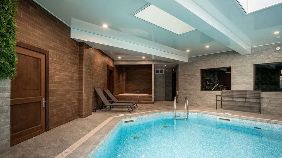 Best Western Plus Hostellerie Du Vallon Pool