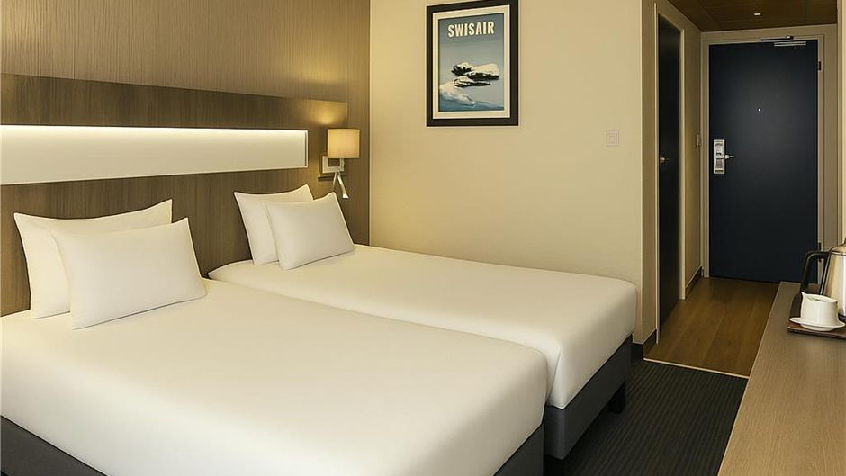 Best Western Marseille Aeroport Room