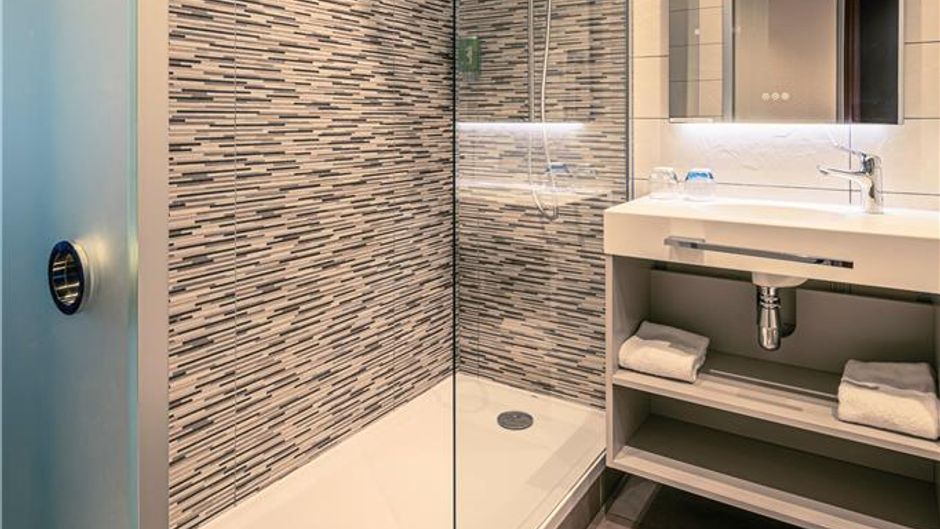 Best Western Marseille Aeroport Room