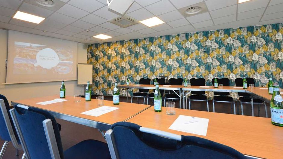 Sure Hotel Gemenos en Provence Meeting