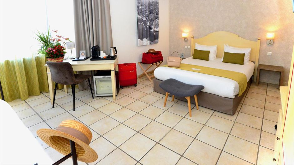 Sure Hotel Gemenos en Provence Room