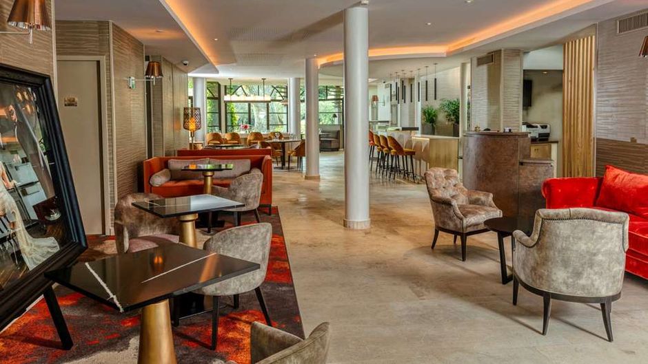 Best Western Le Lavarin Lobby
