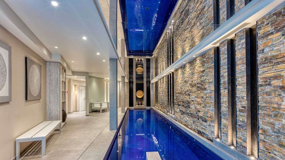Best Western Le Lavarin Pool